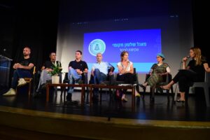 פאנל נציגי עיריית רמת השרון בכנס העסקים במענה לשאלות בעלי העסקיםהעתק
